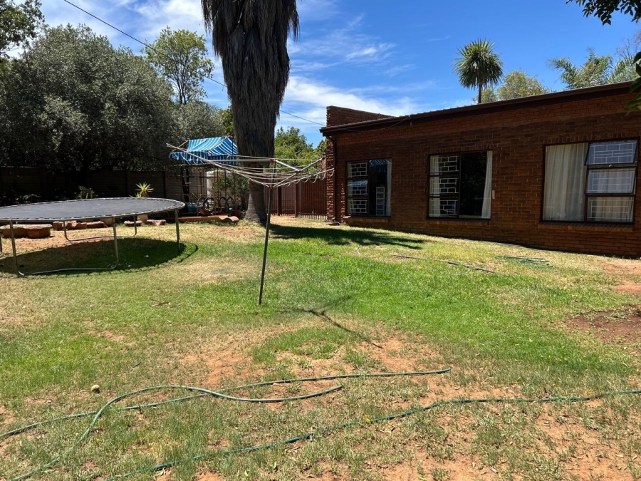 5 Bedroom Property for Sale in Heuwelsig Free State